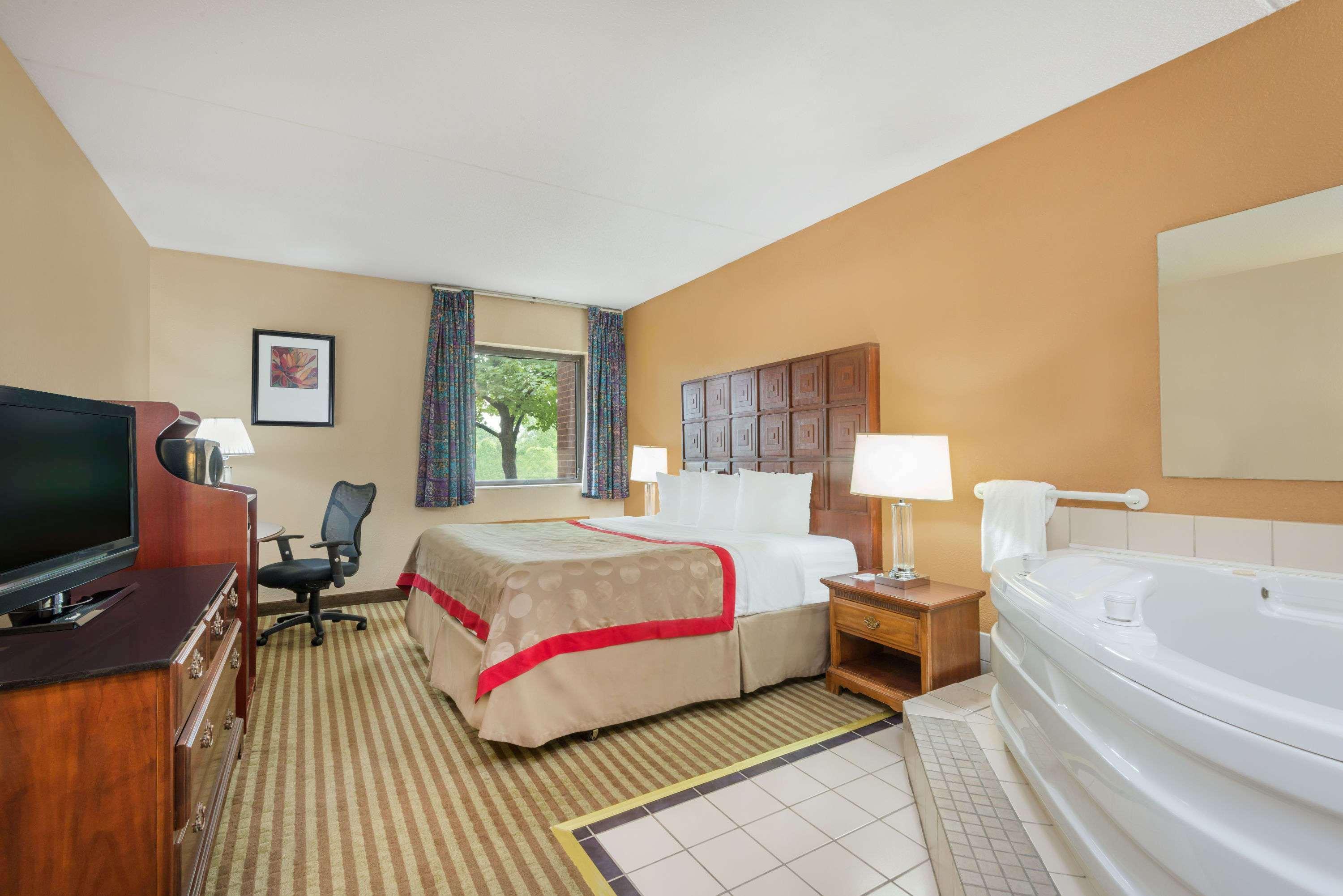 Ramada By Wyndham Columbus North Otel Westerville Dış mekan fotoğraf